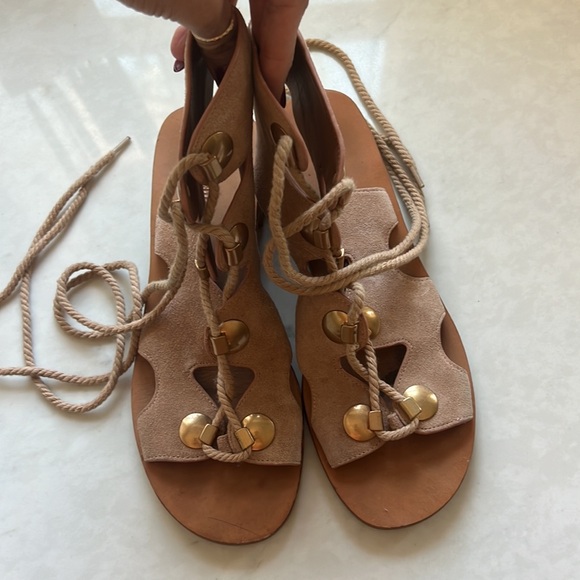 Lace up sandals in good condition - Picture 7 of 10